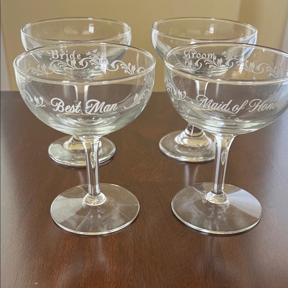 Set of Engraved Glass Champagne Coupes - Picture 2 of 6